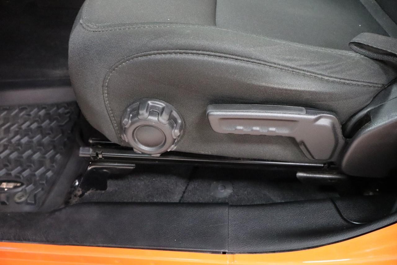 Jeep Wrangler Unlimited Vehicle Full-screen Gallery Image 10