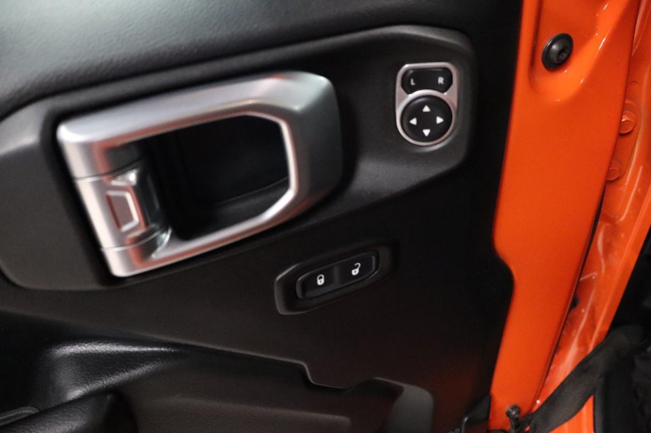 Jeep Wrangler Unlimited Vehicle Full-screen Gallery Image 11