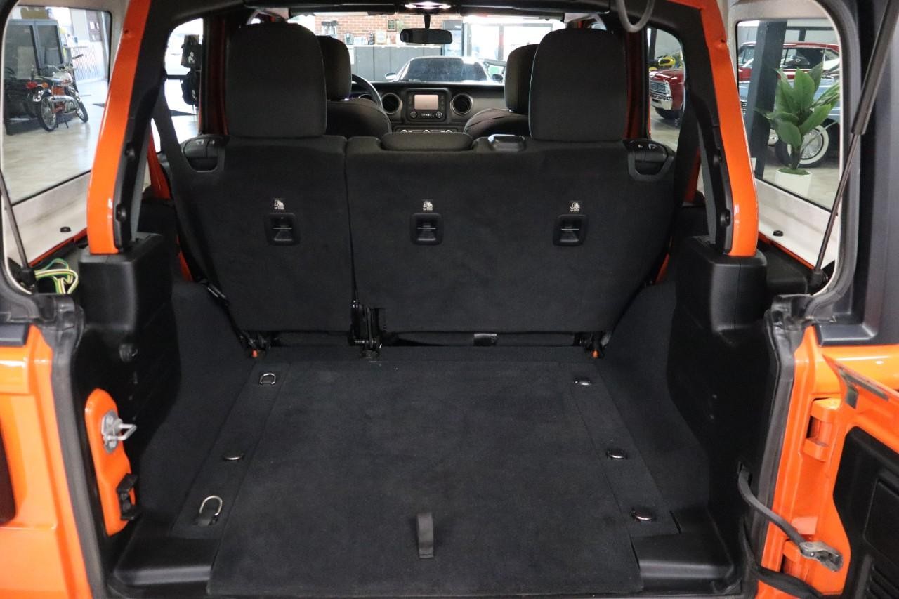 Jeep Wrangler Unlimited Vehicle Full-screen Gallery Image 18