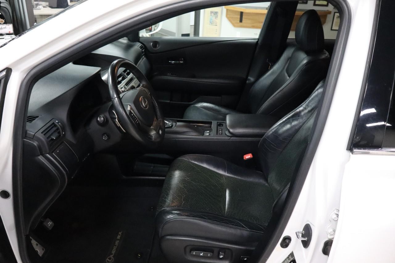 Lexus RX 350 Vehicle Full-screen Gallery Image 9