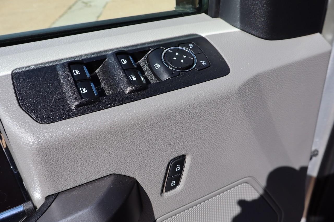 Ford F-150 Vehicle Full-screen Gallery Image 10