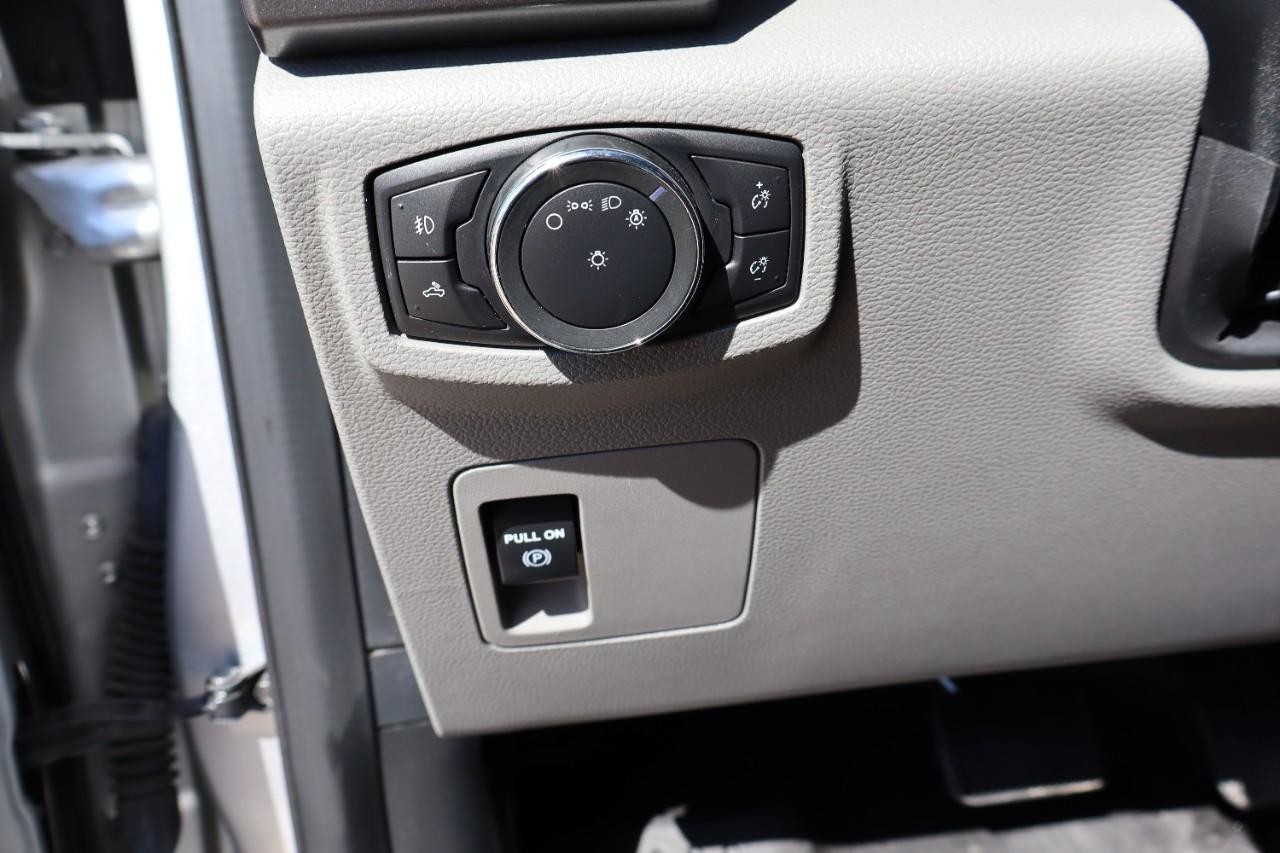 Ford F-150 Vehicle Full-screen Gallery Image 11