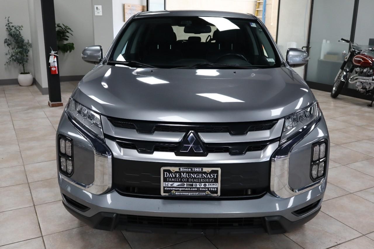 Mitsubishi Outlander Sport Vehicle Full-screen Gallery Image 8