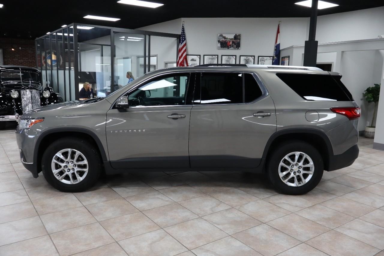 Chevrolet Traverse Vehicle Full-screen Gallery Image 2