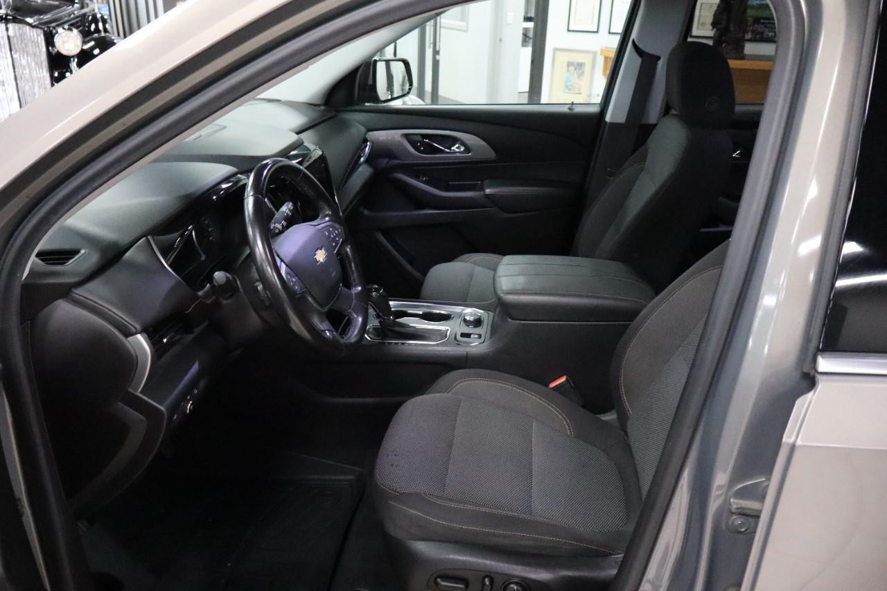 Chevrolet Traverse Vehicle Full-screen Gallery Image 9