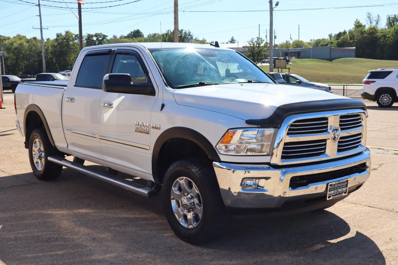 Ram 2500 Vehicle Full-screen Gallery Image 9