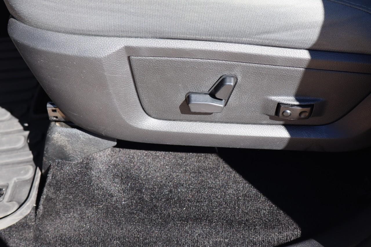 Ram 2500 Vehicle Full-screen Gallery Image 12