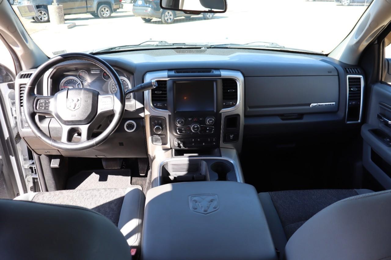 Ram 2500 Vehicle Full-screen Gallery Image 14