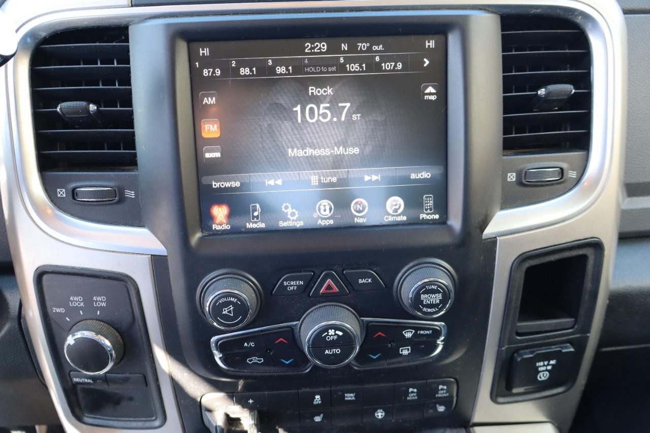 Ram 2500 Vehicle Full-screen Gallery Image 18