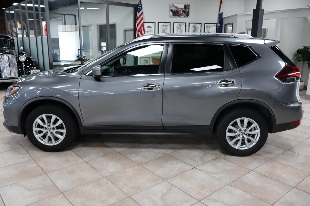 Nissan Rogue Vehicle Full-screen Gallery Image 2