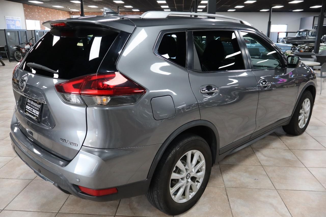 Nissan Rogue Vehicle Full-screen Gallery Image 5