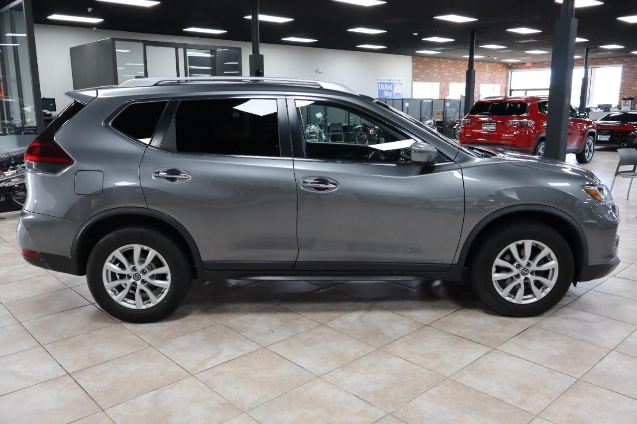 Nissan Rogue Vehicle Full-screen Gallery Image 6