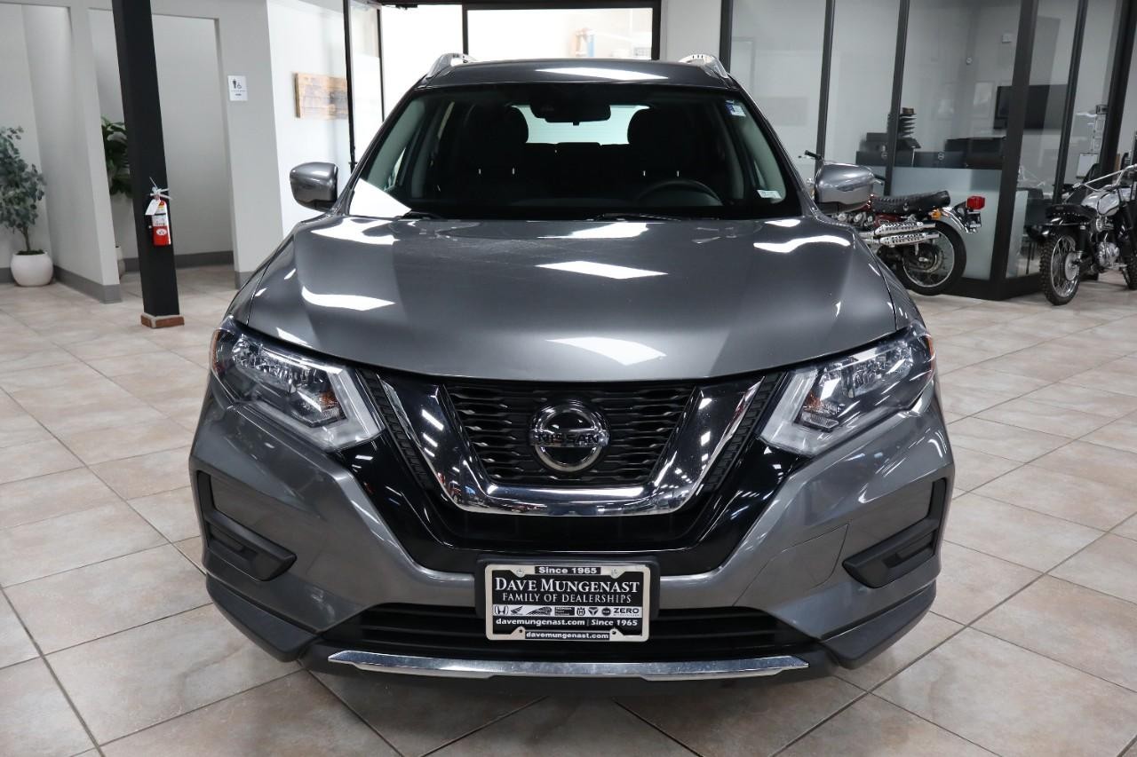 Nissan Rogue Vehicle Full-screen Gallery Image 8