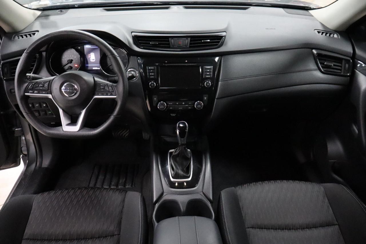 Nissan Rogue Vehicle Full-screen Gallery Image 12