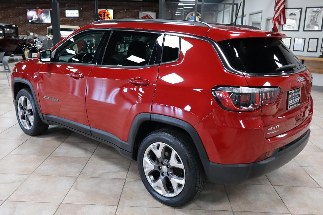 Jeep Compass Vehicle Full-screen Gallery Image 3