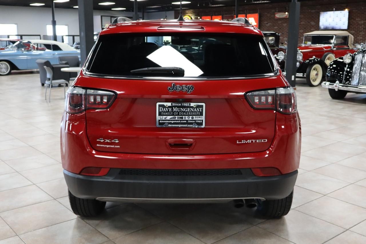 Jeep Compass Vehicle Full-screen Gallery Image 4