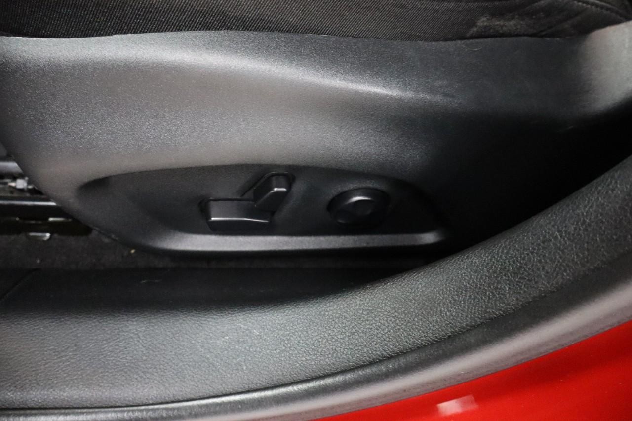 Jeep Compass Vehicle Full-screen Gallery Image 10