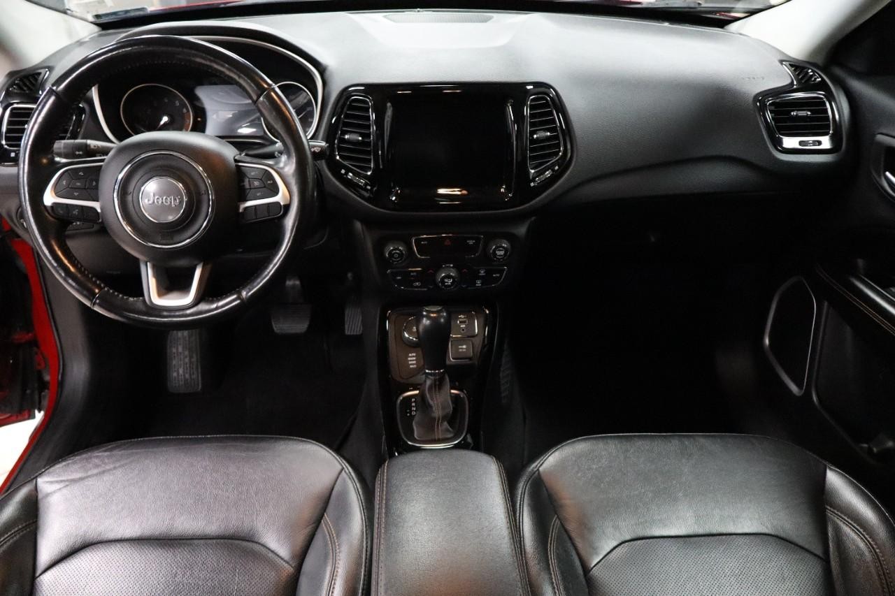 Jeep Compass Vehicle Full-screen Gallery Image 12