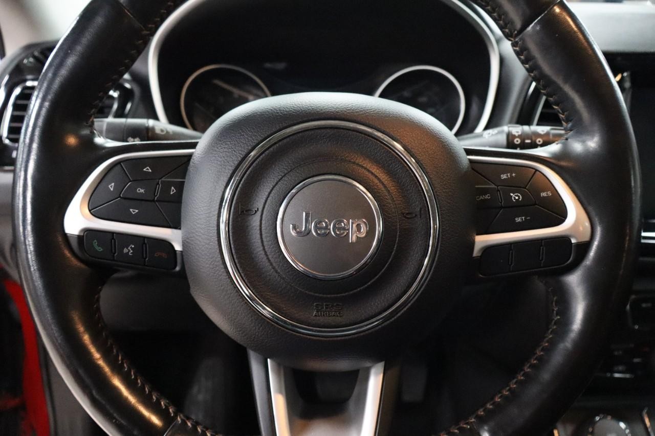 Jeep Compass Vehicle Full-screen Gallery Image 13