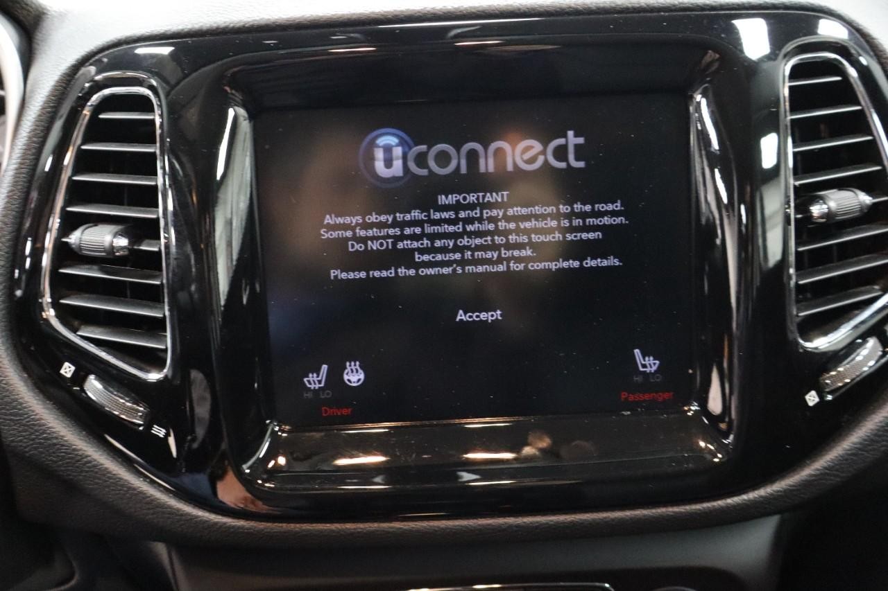 Jeep Compass Vehicle Full-screen Gallery Image 15