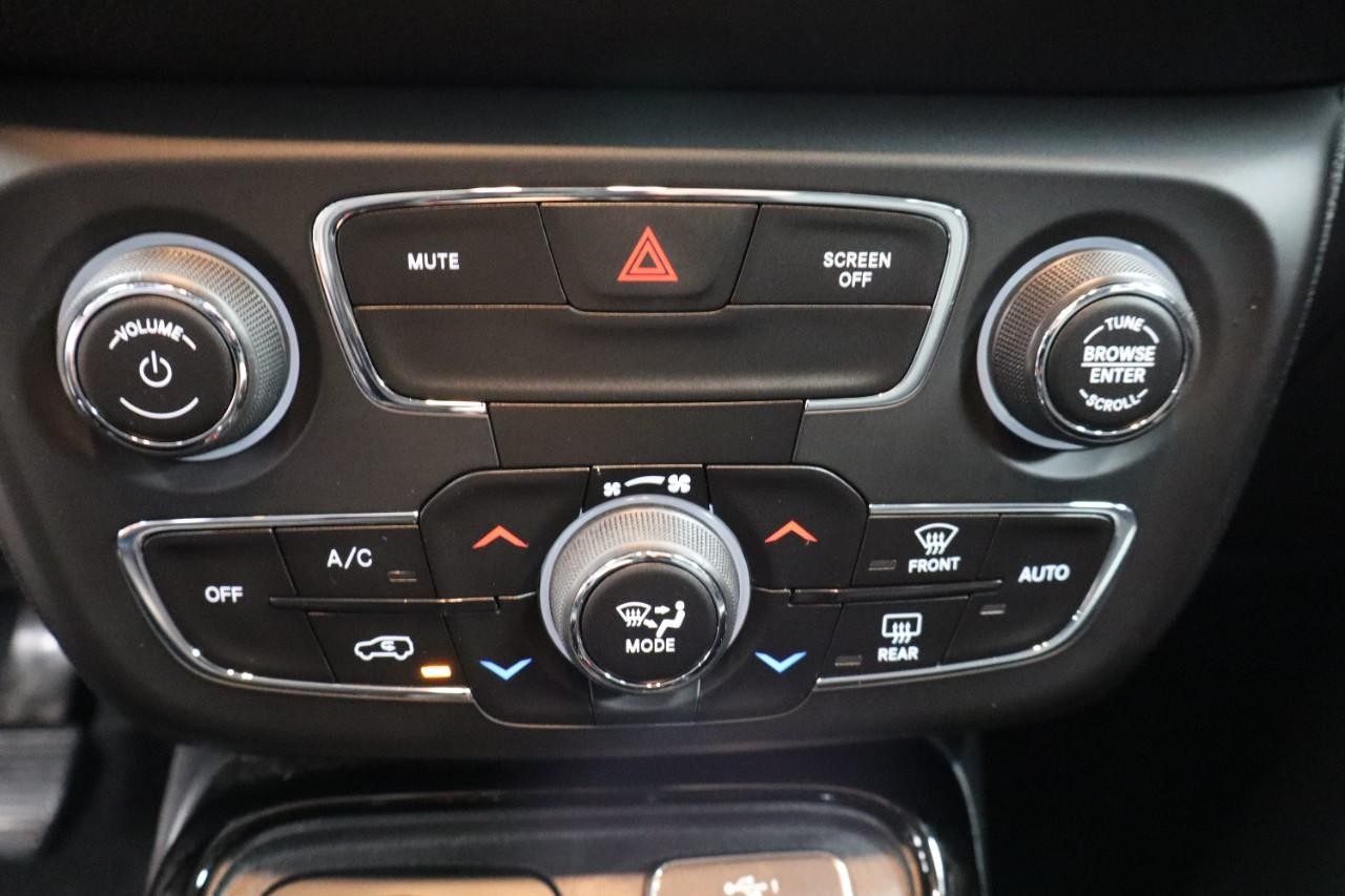 Jeep Compass Vehicle Full-screen Gallery Image 16