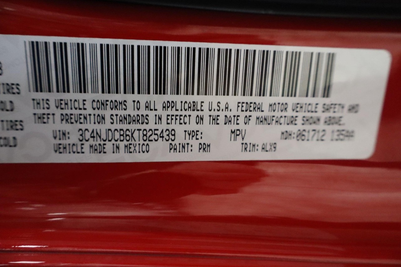 Jeep Compass Vehicle Full-screen Gallery Image 20