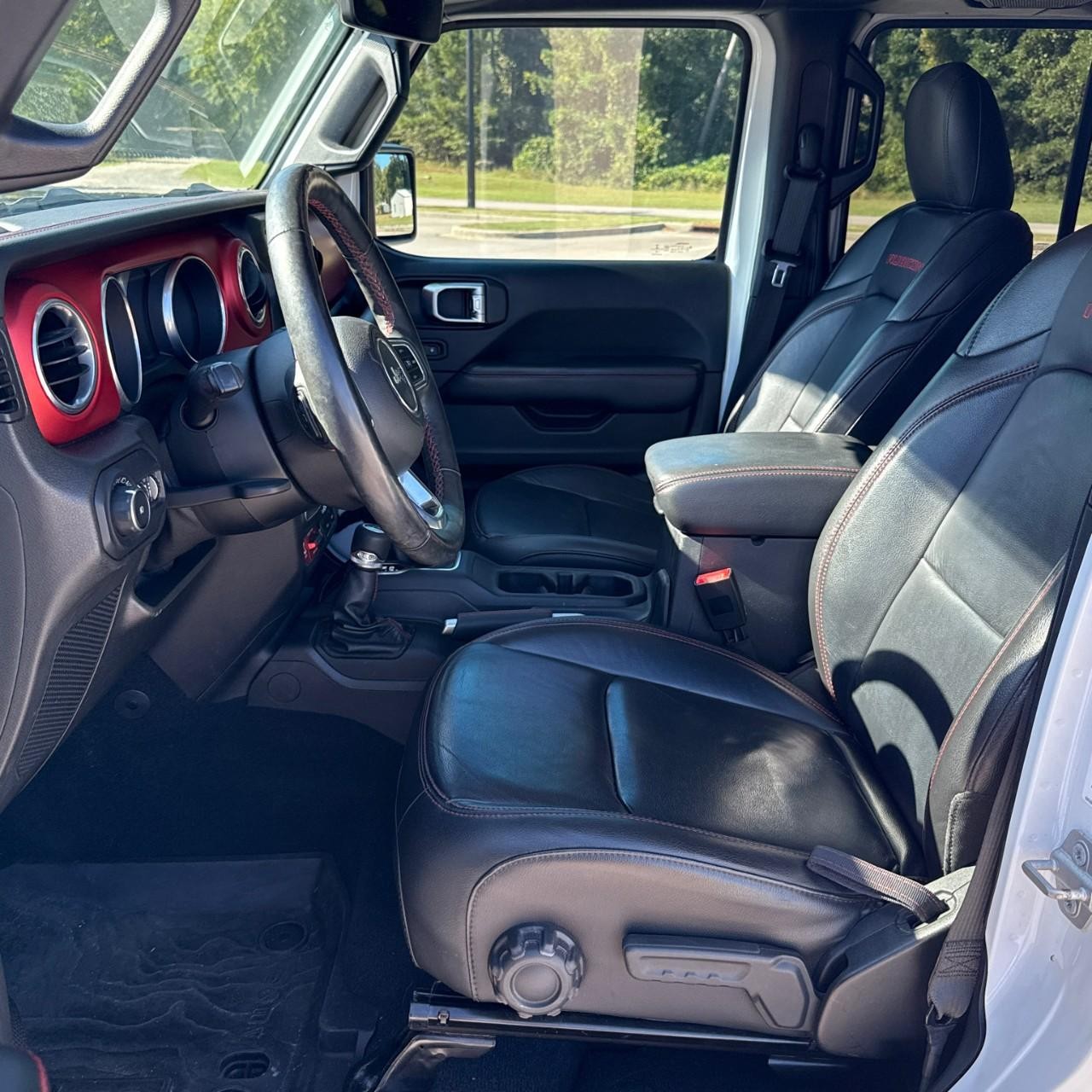 Jeep Wrangler Unlimited Vehicle Full-screen Gallery Image 5