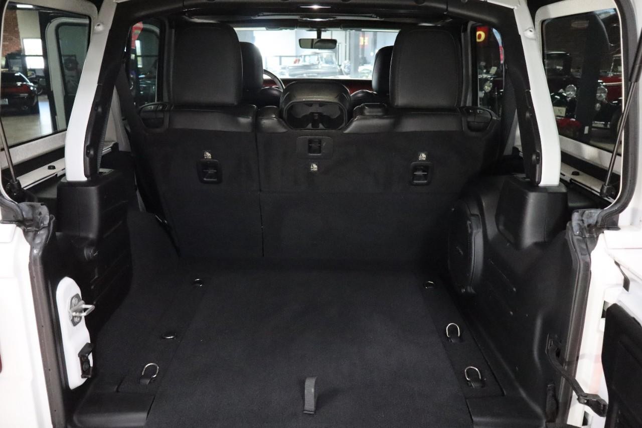 Jeep Wrangler Unlimited Vehicle Full-screen Gallery Image 20