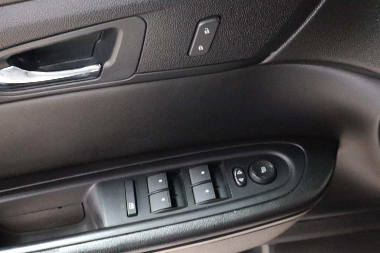 Chevrolet Traverse Vehicle Full-screen Gallery Image 12