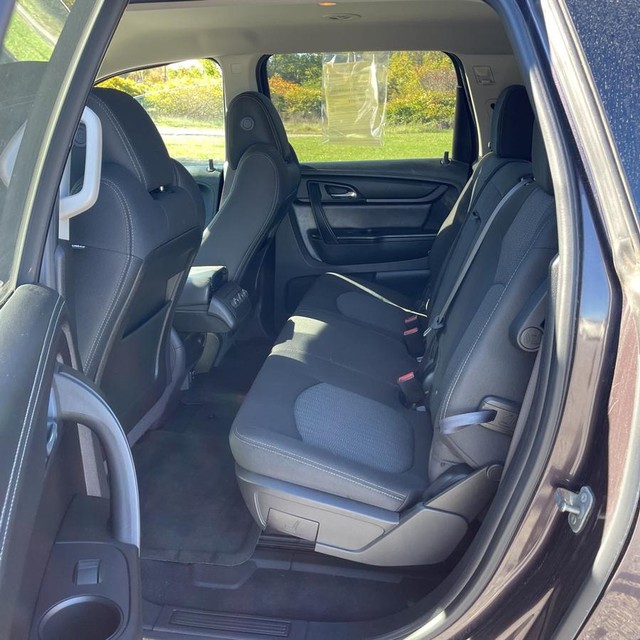 Chevrolet Traverse Vehicle Full-screen Gallery Image 4