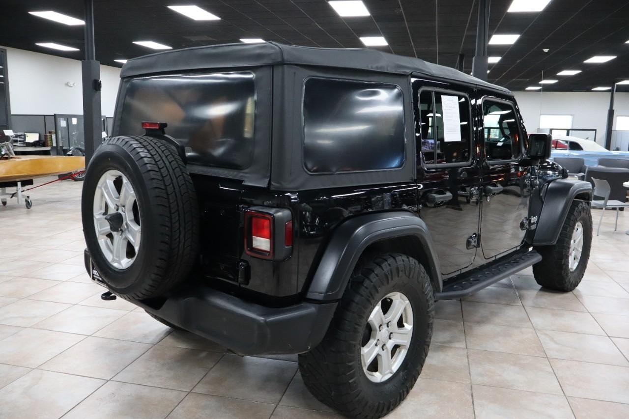 Jeep Wrangler Unlimited Vehicle Full-screen Gallery Image 5