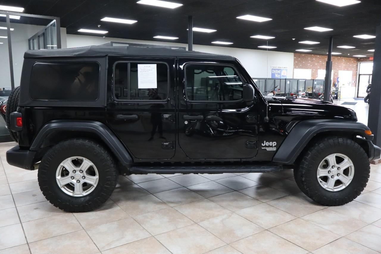 Jeep Wrangler Unlimited Vehicle Full-screen Gallery Image 6