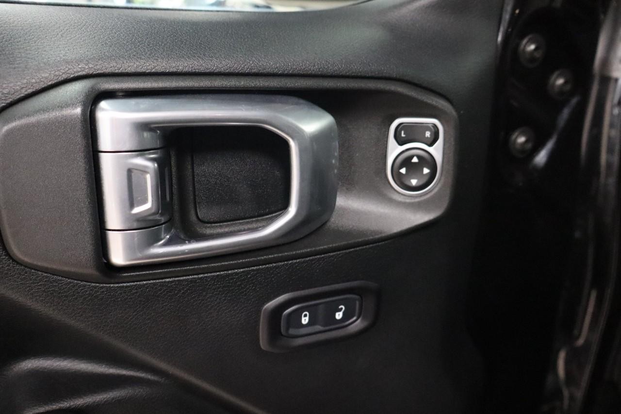 Jeep Wrangler Unlimited Vehicle Full-screen Gallery Image 10