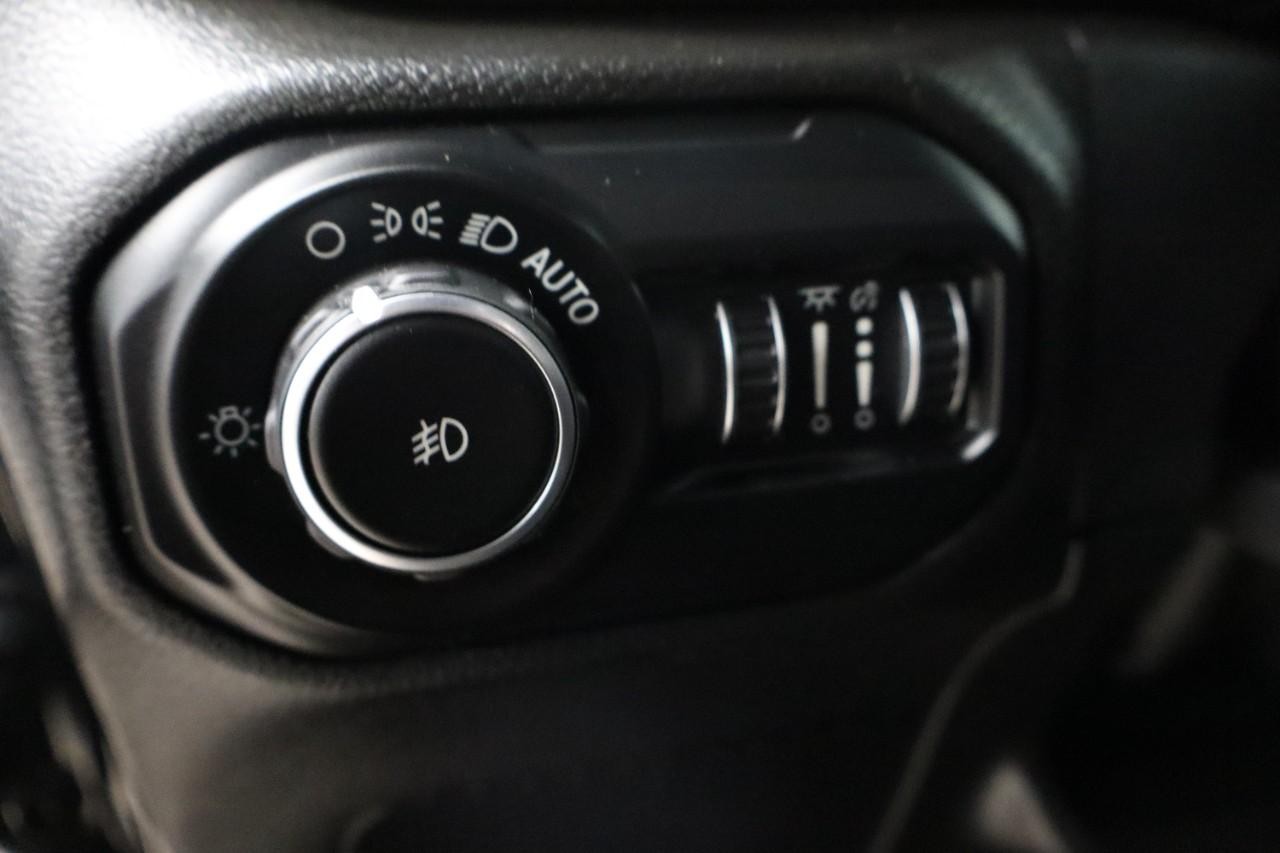 Jeep Wrangler Unlimited Vehicle Full-screen Gallery Image 12