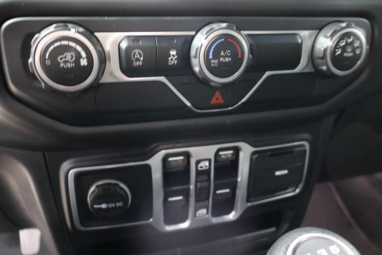 Jeep Wrangler Unlimited Vehicle Full-screen Gallery Image 14