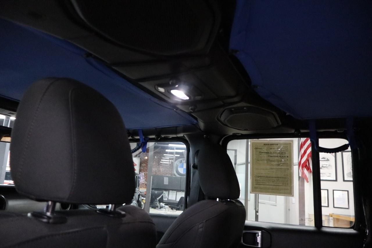 Jeep Wrangler Unlimited Vehicle Full-screen Gallery Image 19