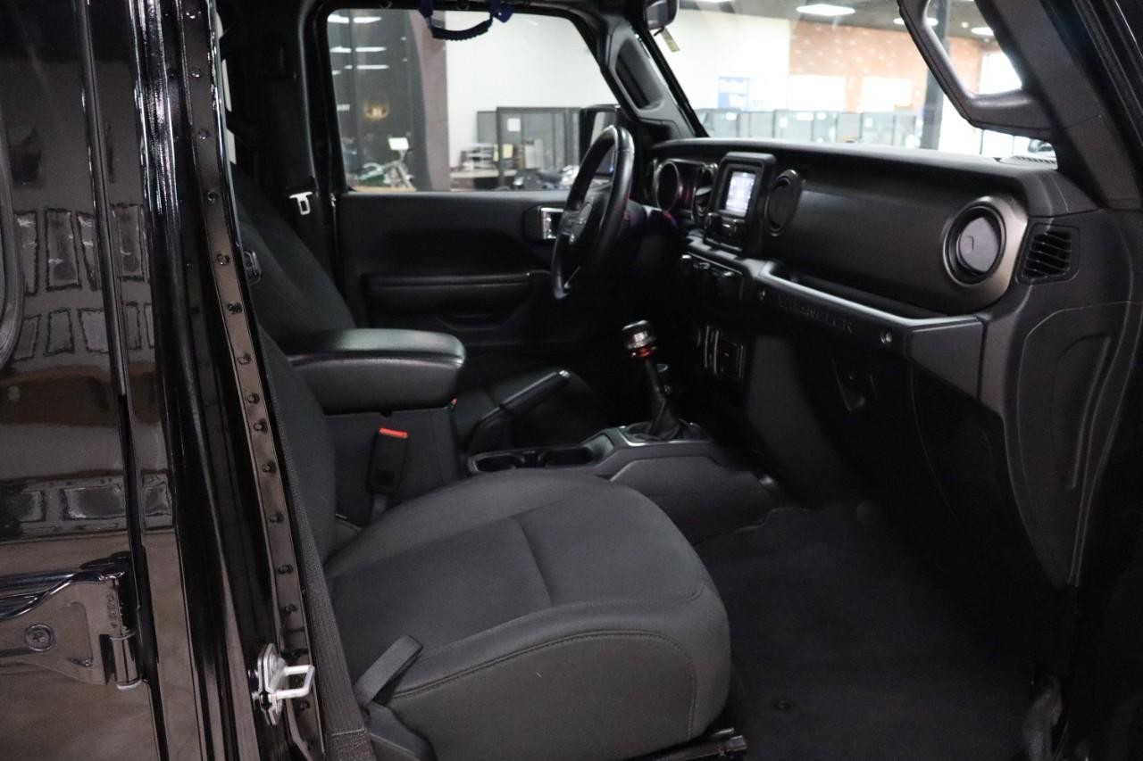 Jeep Wrangler Unlimited Vehicle Full-screen Gallery Image 23