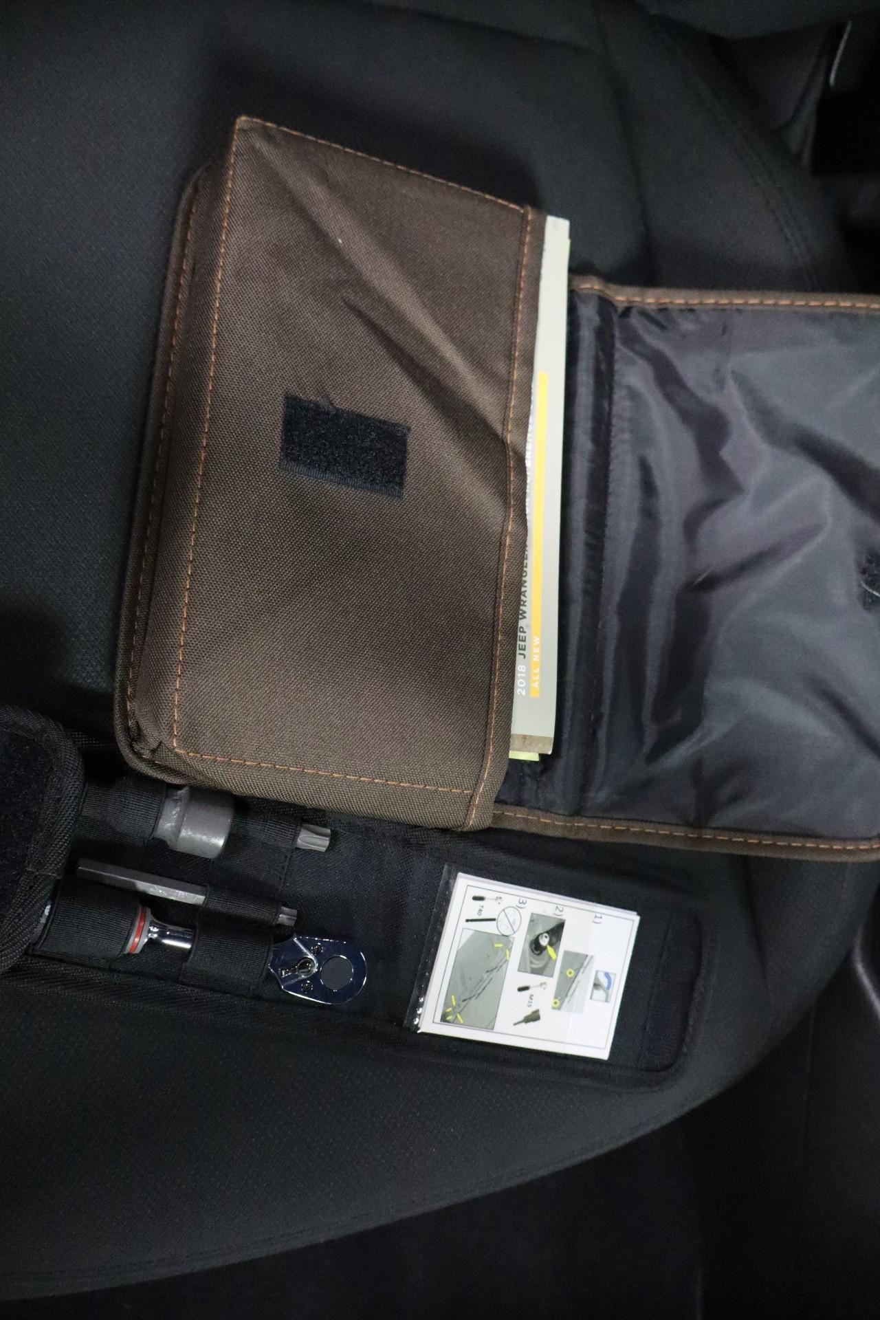 Jeep Wrangler Unlimited Vehicle Full-screen Gallery Image 24