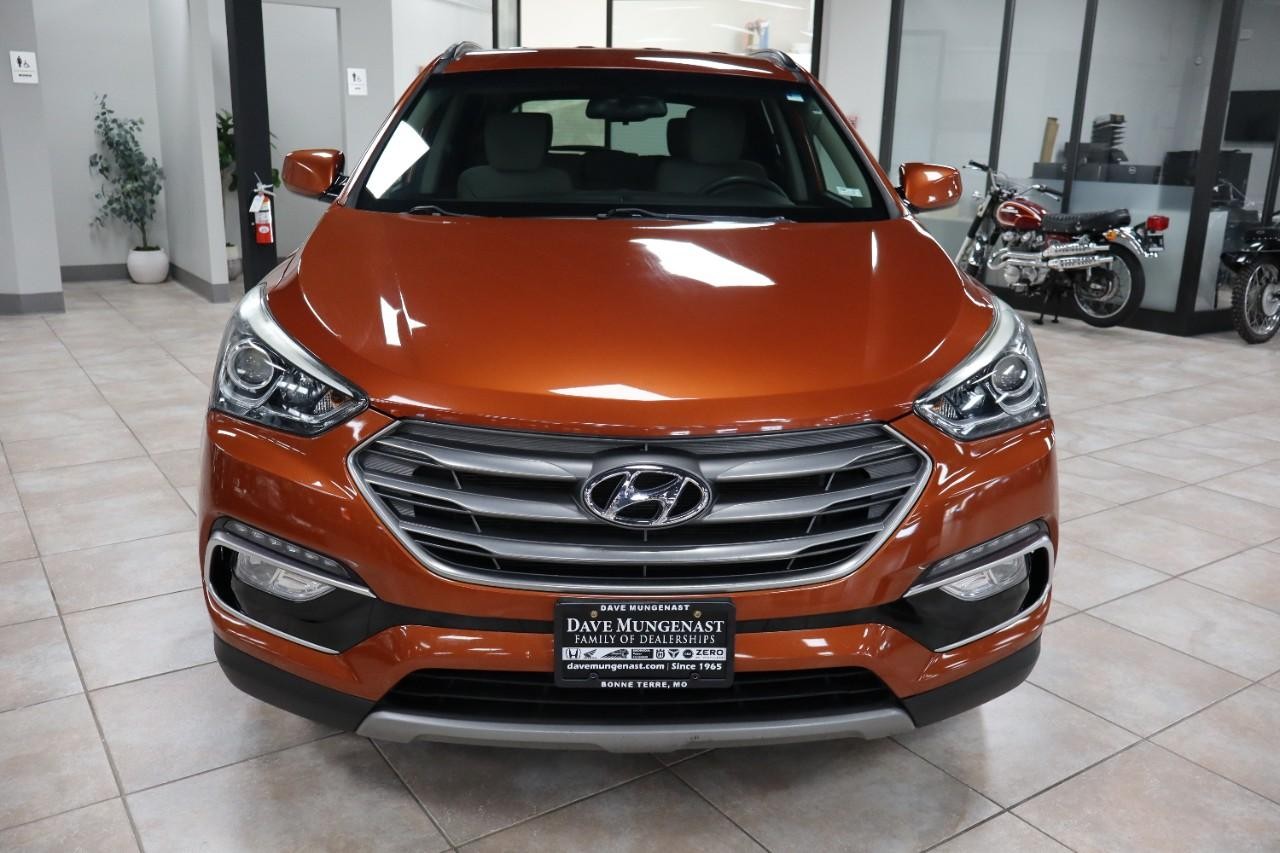 Hyundai Santa Fe Sport Vehicle Full-screen Gallery Image 8