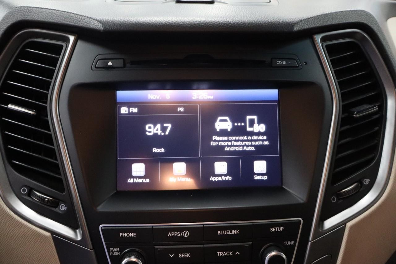 Hyundai Santa Fe Sport Vehicle Full-screen Gallery Image 15