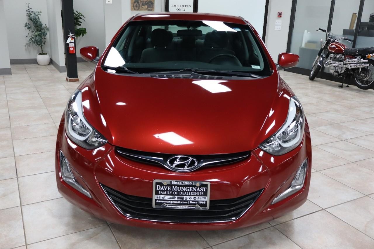 Hyundai Elantra Vehicle Full-screen Gallery Image 8