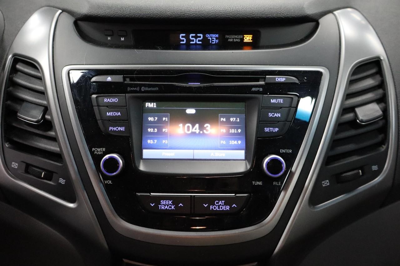 Hyundai Elantra Vehicle Full-screen Gallery Image 15