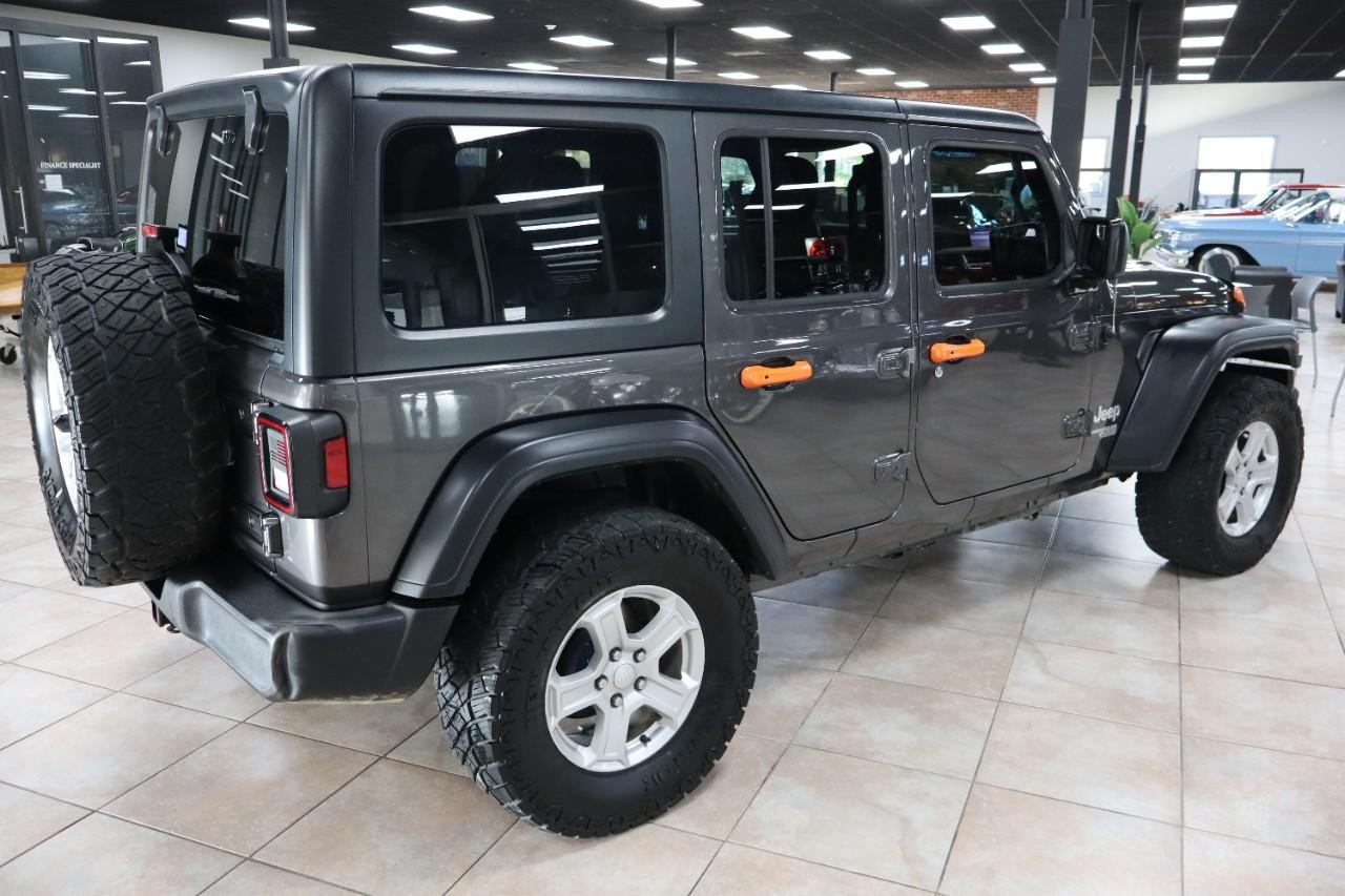 Jeep Wrangler Unlimited Vehicle Full-screen Gallery Image 5