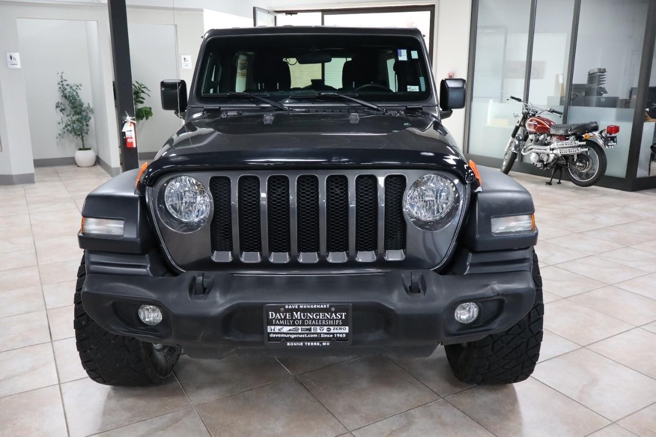 Jeep Wrangler Unlimited Vehicle Full-screen Gallery Image 8