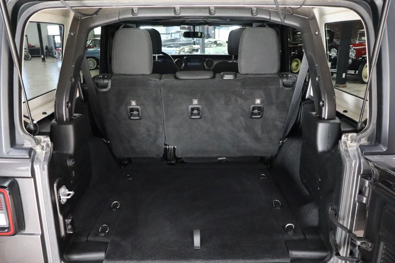 Jeep Wrangler Unlimited Vehicle Full-screen Gallery Image 18