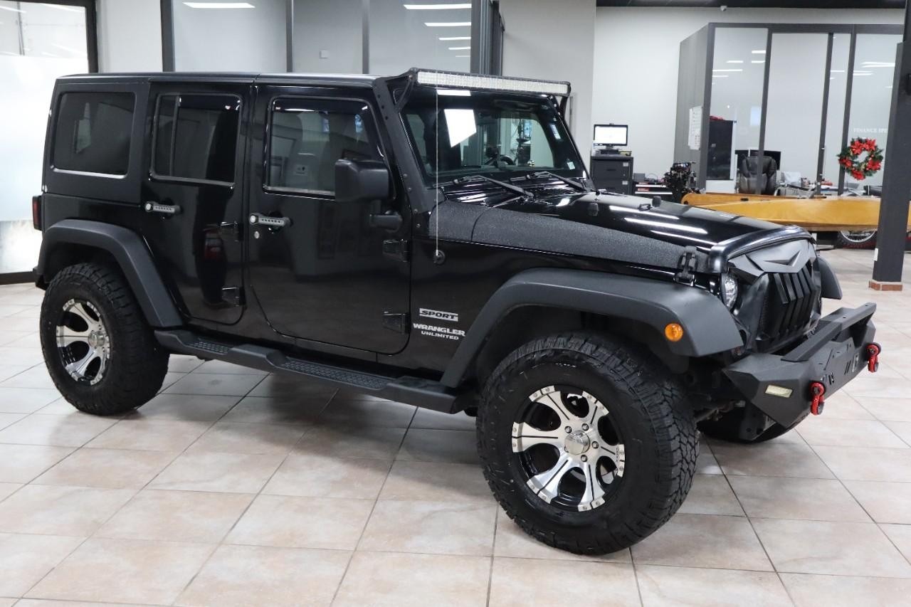 Jeep Wrangler Unlimited Vehicle Full-screen Gallery Image 7