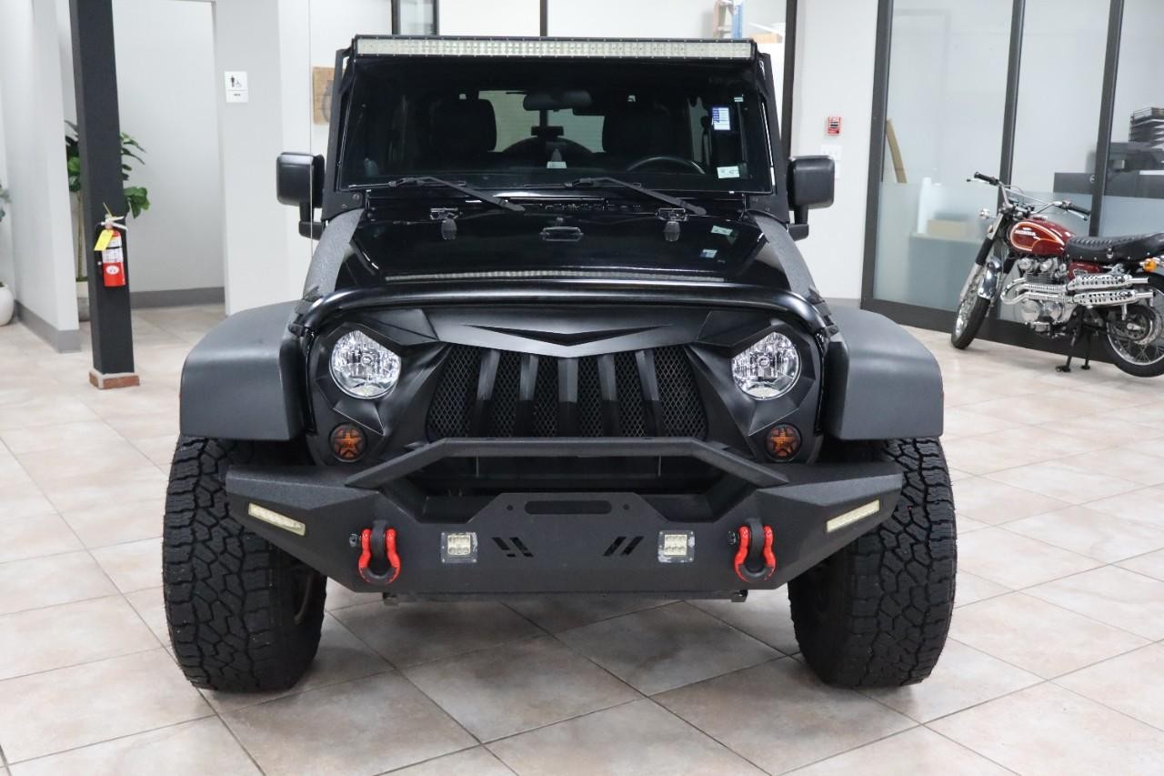 Jeep Wrangler Unlimited Vehicle Full-screen Gallery Image 8
