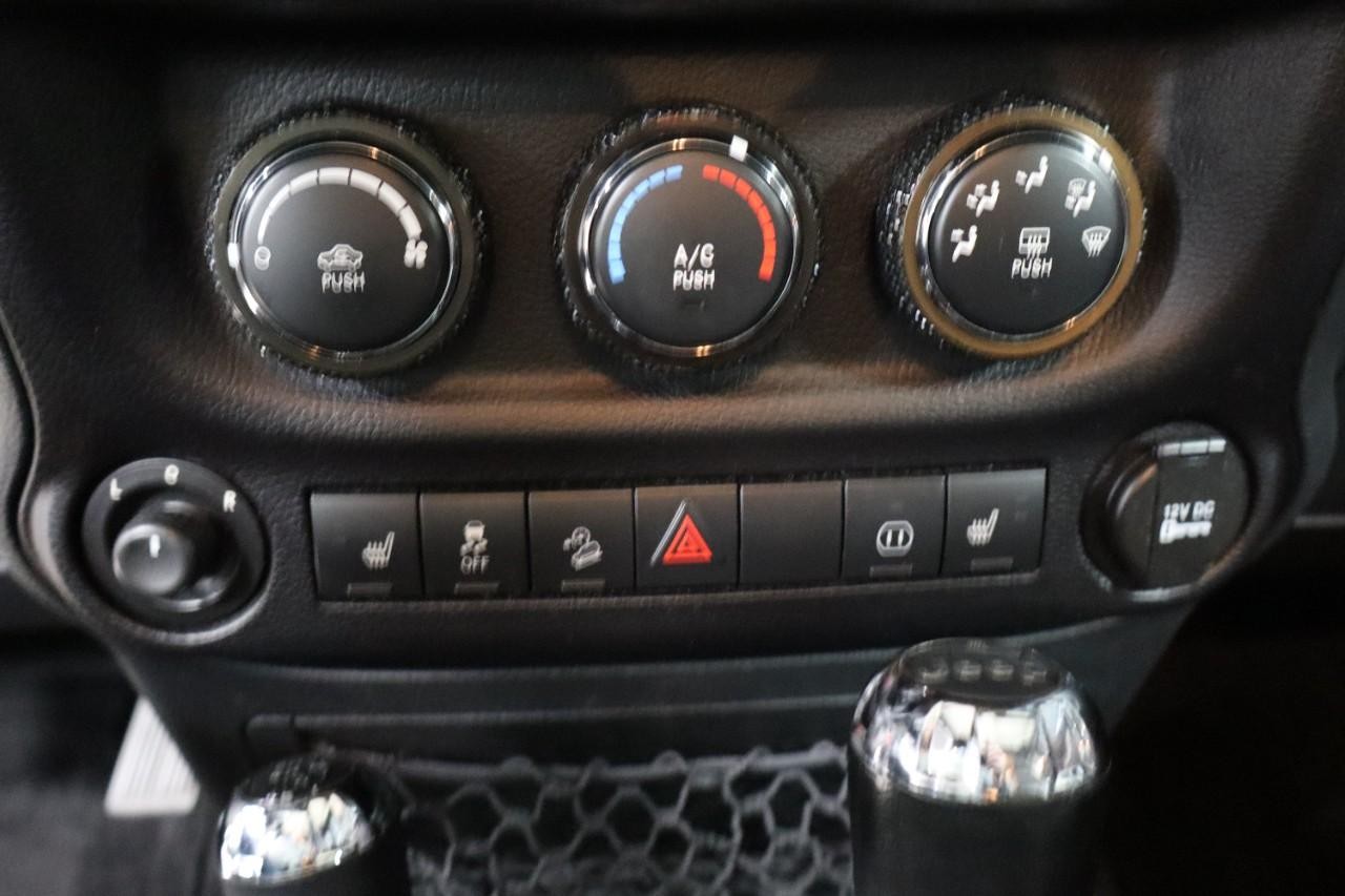 Jeep Wrangler Unlimited Vehicle Full-screen Gallery Image 15