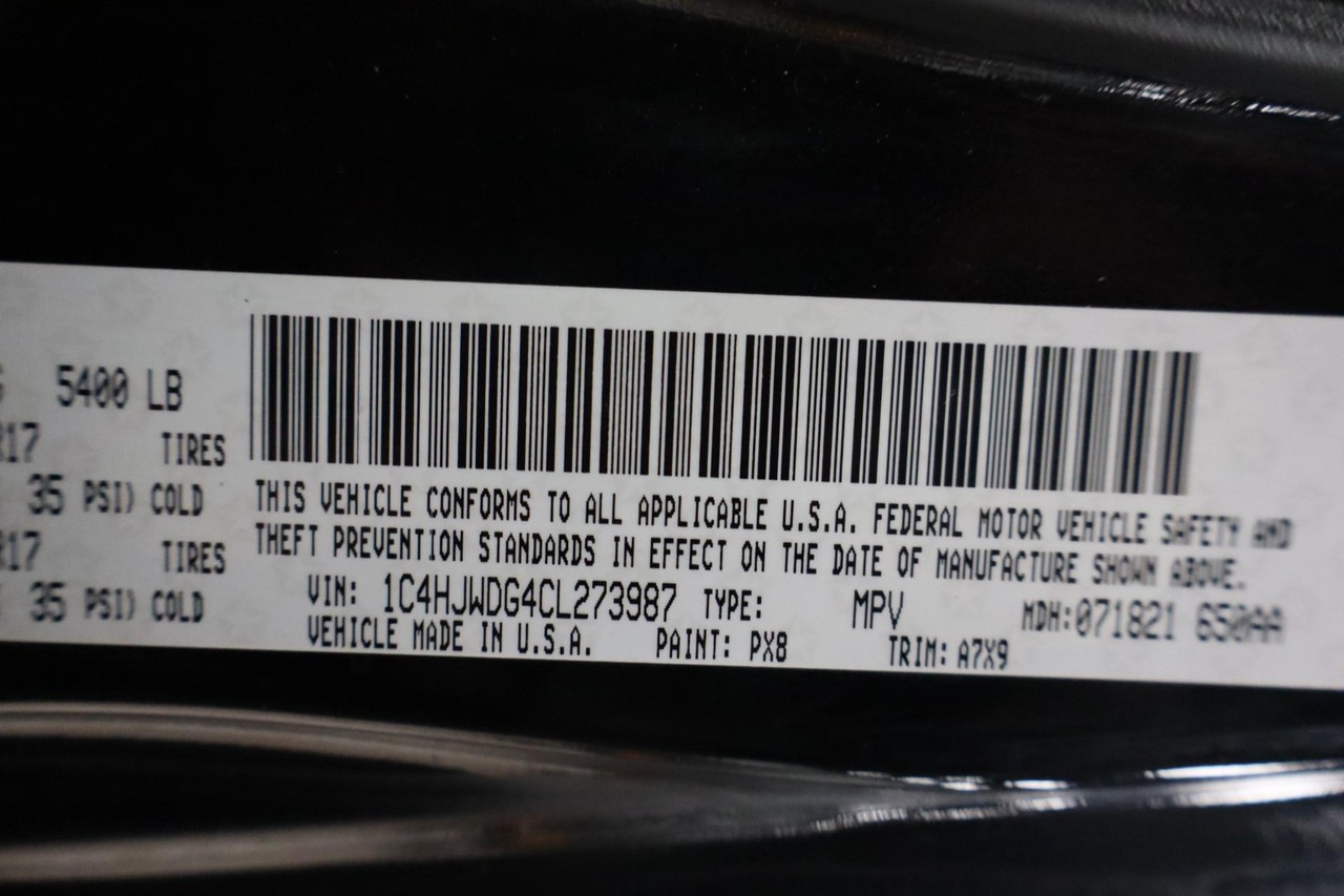 Jeep Wrangler Unlimited Vehicle Full-screen Gallery Image 18