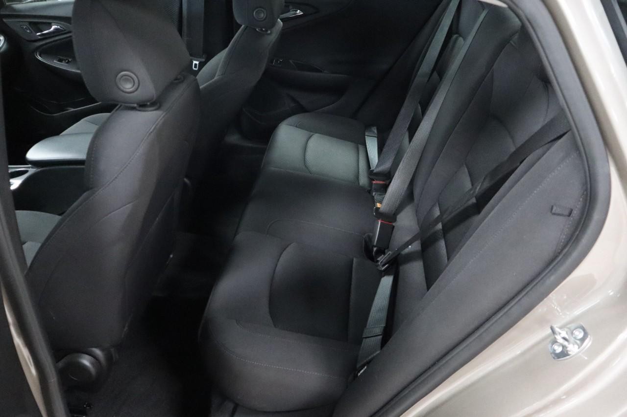 Chevrolet Malibu Vehicle Full-screen Gallery Image 16